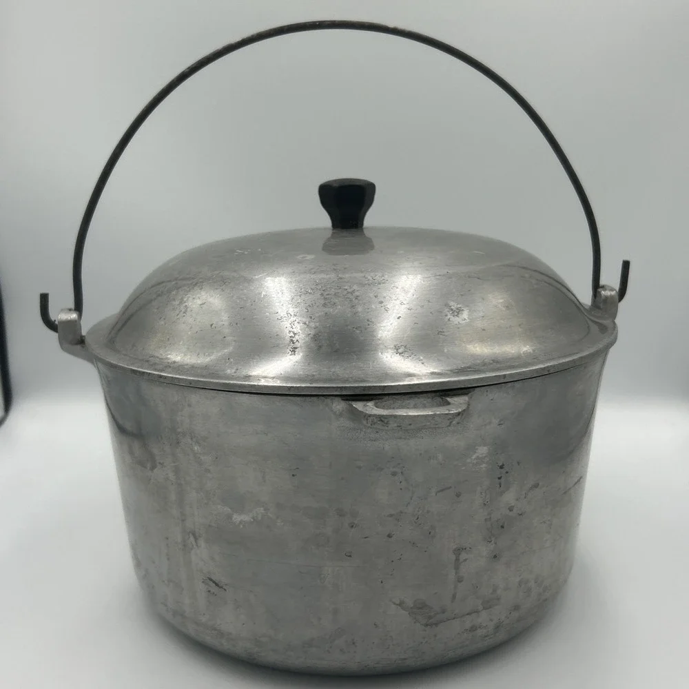 Vintage Cast Aluminum Household Institute 6 Quart Stock Pot & Lid w/ Bail Handle